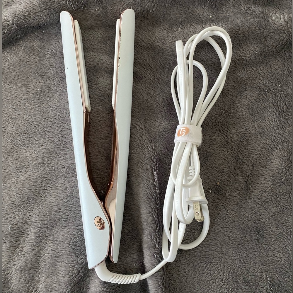 T3 Smooth ID Straightener